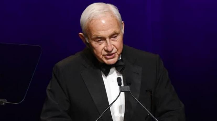 Billionaire Les Wexner Accuses Jeffrey Epstein of Fraud and Theft