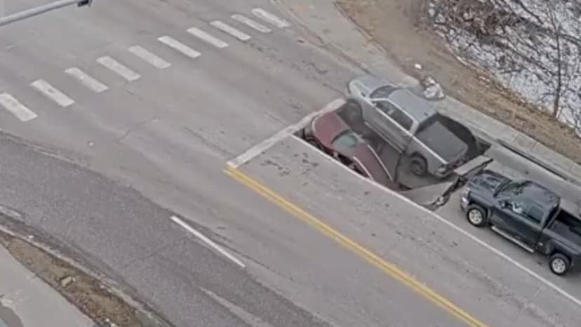 Sinkhole Traps Cars and Drivers in Omaha