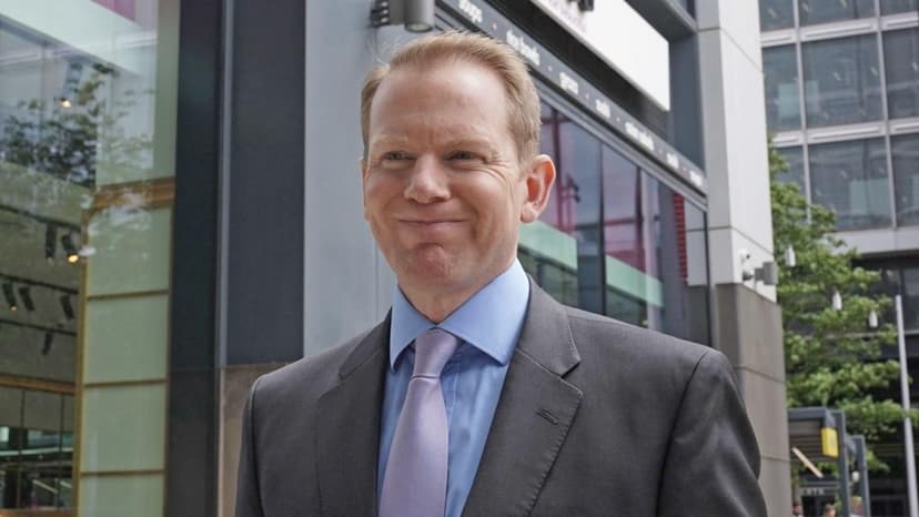 Lloyds Bank Faces Criticism Over Use of Staff Data in Pay Negotiations