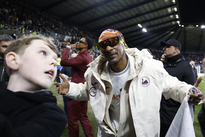 Snoop Dogg receives star-studded welcome on 1st Swansea visit