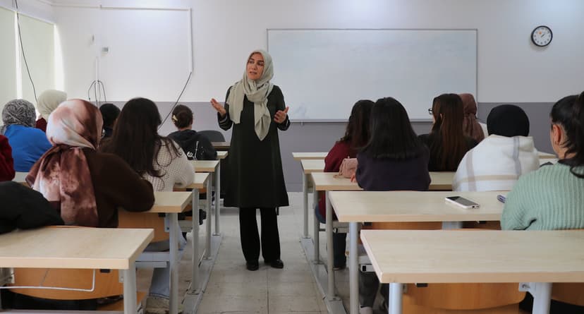Headscarf ban victim in Türkiye resumes career after long hiatus