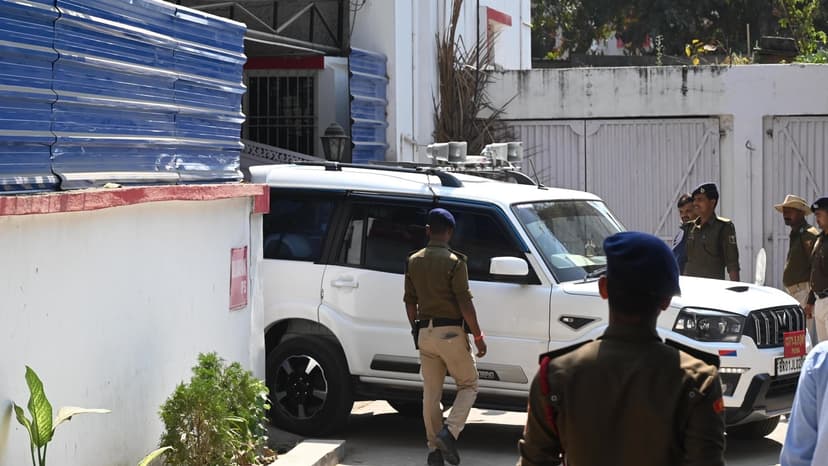 Drama in Patna as Andhra police denied transit remand for Bihar IG
