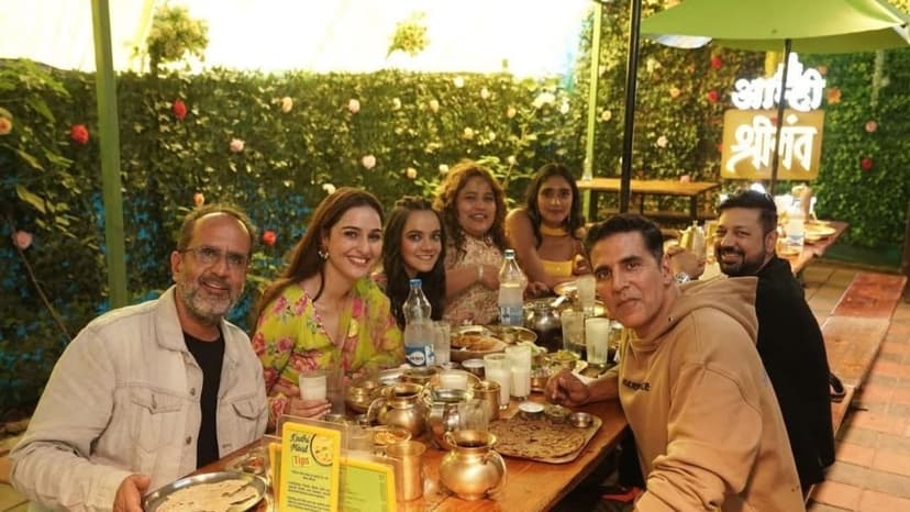 What draws Akshay Kumar to this Misal spot in Pune