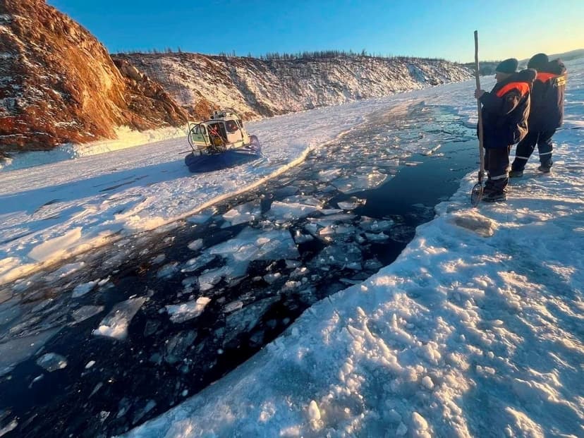 Seven Bodies Recovered After Chinese Tour Bus Falls Through Frozen Lake Baikal
