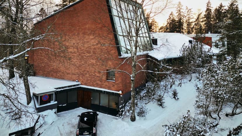 Artist's Studio Home Bequeathed by President's Son Now Being Sold