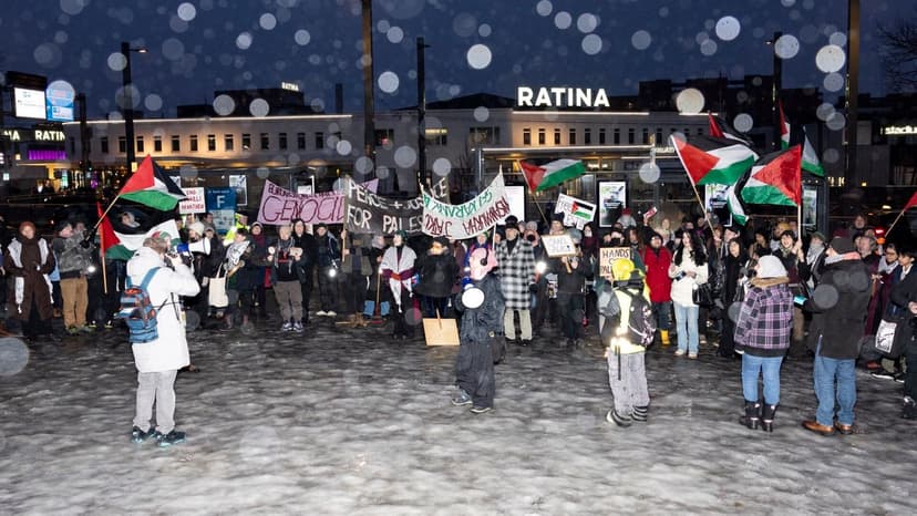 UMK | Eurovision music and protesters' shouts echoed in competition in Tampere on Saturday evening