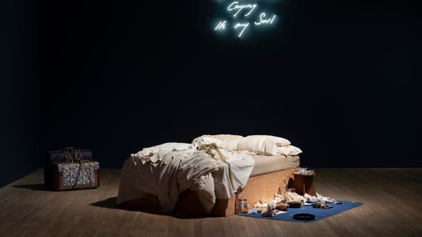 Lontoo | Taiteilija Tracey Emin toivoo, että ihmiset ajattelisivat hänen sänkynsä äärellä omia sotkujaan