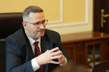 Bulgarian State Company 'Shop for the People' Operating at a Loss