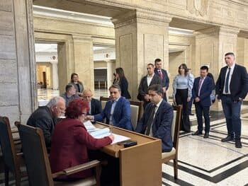 Bulgarian PP-DB Registers for Elections, Denies List Disputes