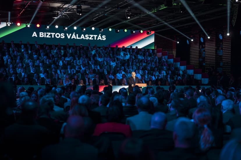 American Professor Warns of Orbán Potentially Canceling Elections