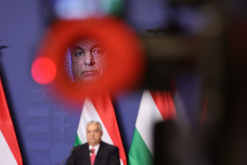 Német közgazdászprofesszor: A populisták katasztrófakoktélja árt a gazdaságnak és a jólétnek, erre példa Orbán Duna-autokráciája