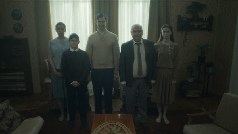 Hungarian Politician's Analysis of Film 'I Feel at Home Here'