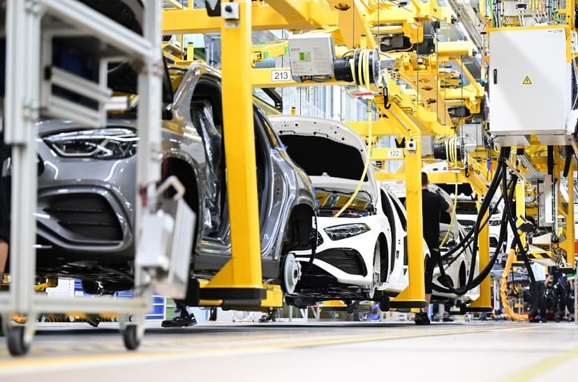 Hungarian Economist Questions Government's Economic Achievements