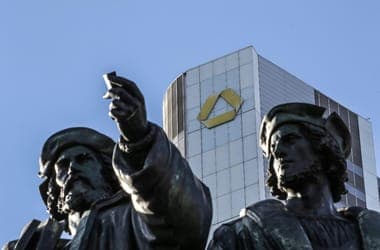 Egy az egyben lenyelné a Commerzbankot az UniCredit, a német kormány tiltakozik