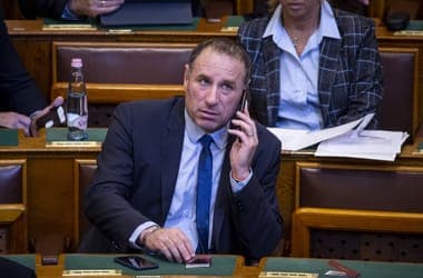 Hungarian Politician Boldog István Accused of Using AI-Generated Image in Attack on Magyar Péter