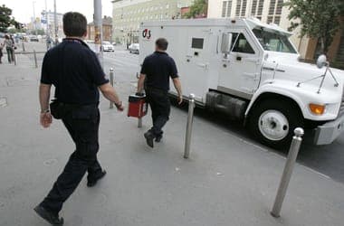 Ukrainian Money Transporters Detained on Suspicion of Money Laundering in Hungary