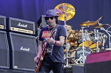 Meghalt a Motörhead gitárosa