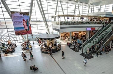Rendőröket vezényeltek a ferihegyi reptérre a közel-keleti háború miatt