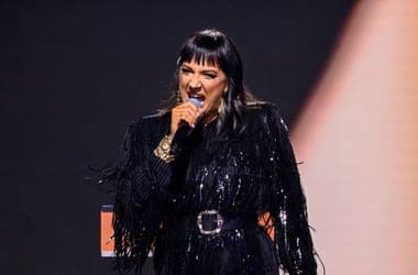 Hungarian Singer Gabi Tóth Praises Prime Minister Orbán Viktor