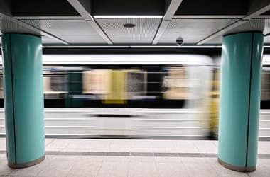 Subway Accident Halts Service in Budapest
