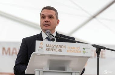 Fidesz Candidate Fined for Campaigning in School