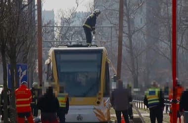 Tram driver in shock after fatal collision with cyclist in Debrecen