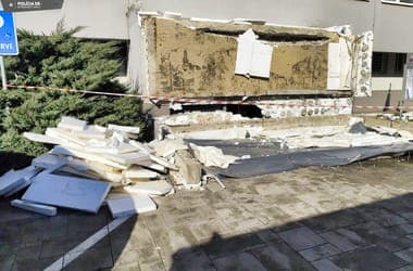 Part of Roof Collapses at Client Center in Komárno, One Dead