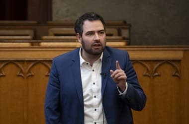Hungarian MP Jámbor András Reconsiders Opposition Skepticism After Medián Data and Drone Incidents