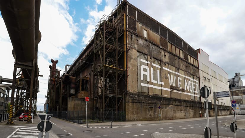 The Blower Hall: A monument crying for help