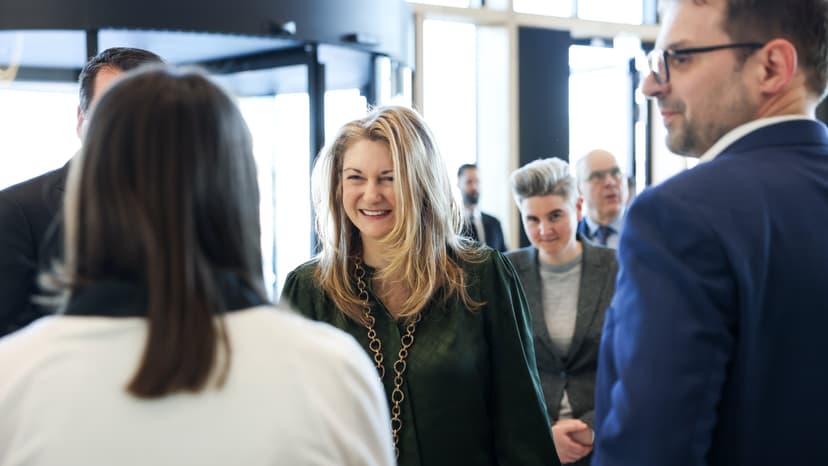 Großherzogin Stéphanie eröffnet Ausstellung zur Rolle der Frauen bei der Post