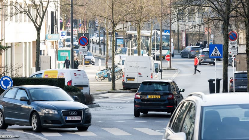 Pedestrian Deliberately Hit by Car, Suspect and Victim Remain Silent