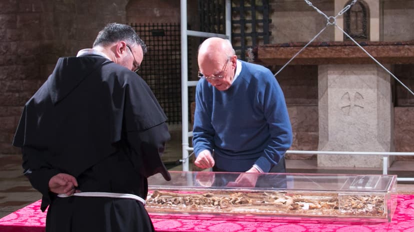 Assisi Displays Relics of Saint Francis for First Time in Centuries