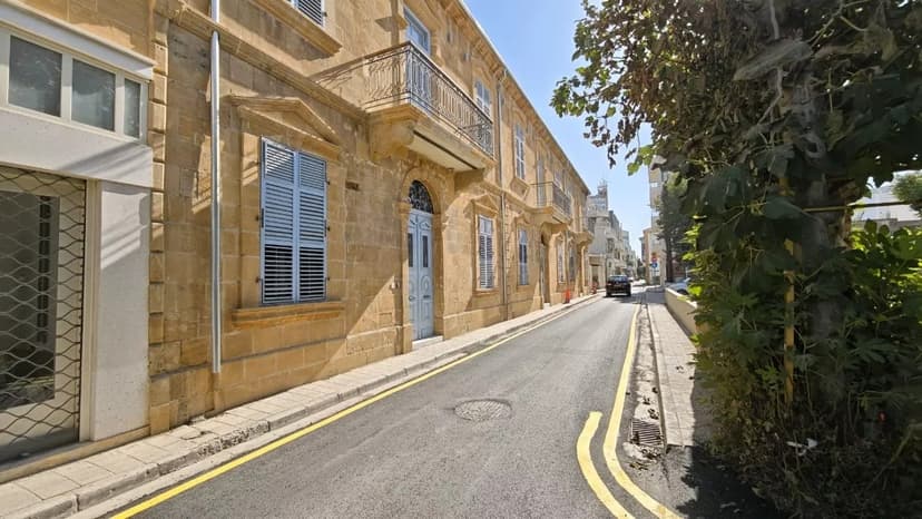 Nicosia municipality urges calm and directs residents to shelter app amid Iranian strikes against Cyprus