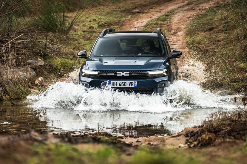 Dacia Bigster and Duster Feature Unique Three-Propulsion All-Wheel Drive System
