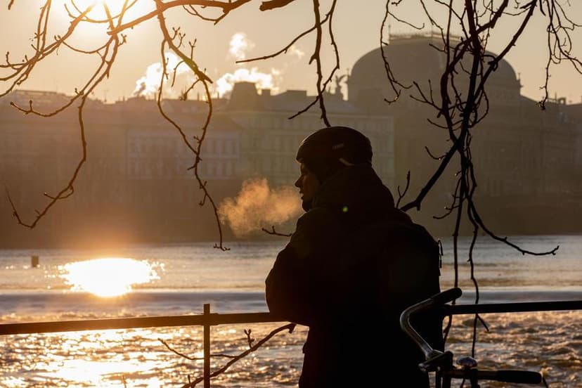 Czech Republic Forecasts Sunny, Warm Weekend with No Precipitation