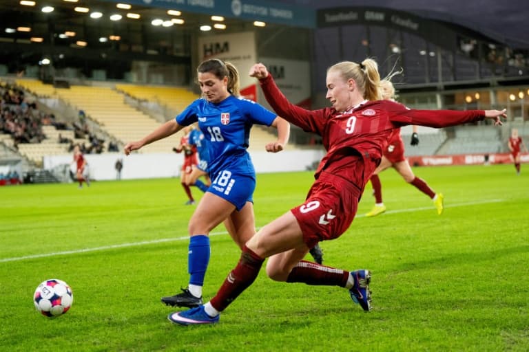 England hit Ukraine for six in Women's World Cup qualifiers