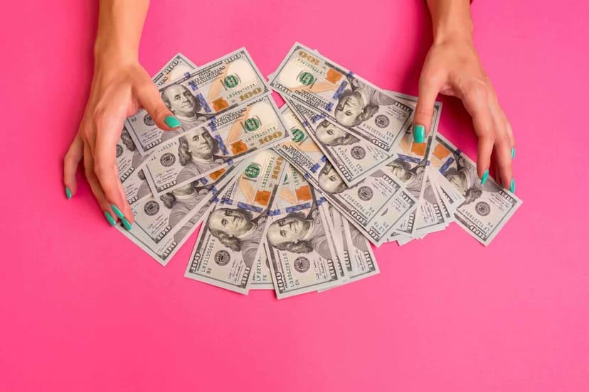 Dollar Rallies on US Economic Strength and Hawkish FOMC Minutes