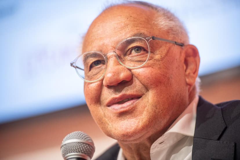 Felix Magath linked with Wolfsburg return as pressure mounts on Bauer