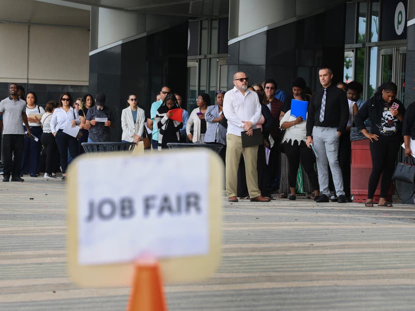 Dallas Fed Report on AI Job Displacement for Older Workers