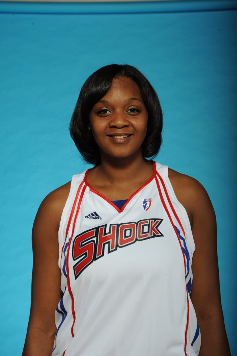 Former Detroit Shock champion Kara Braxton died in a car accident