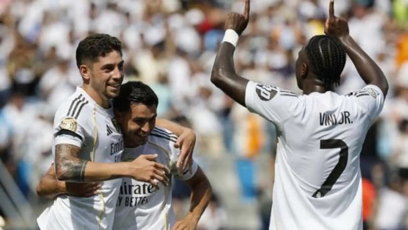 Controversy Over Uncalled Red Card in Real Madrid vs. Benfica Match