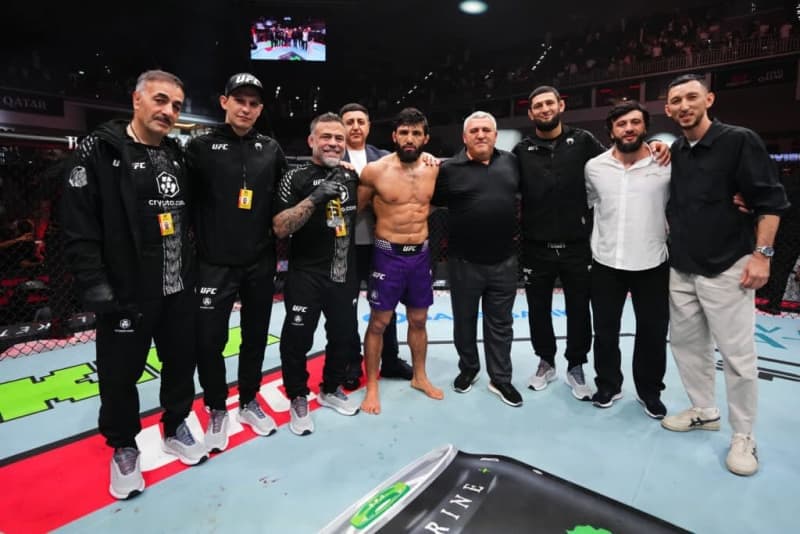 Khamzat Chimaev called Arman Tsarukyan to join brawl with Georgio Poullas at RAF