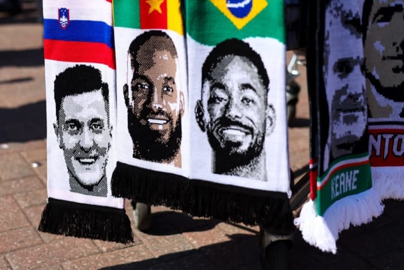 Gary Neville’s target within reach for Benjamin Sesko, Bryan Mbeumo and Matheus Cunha