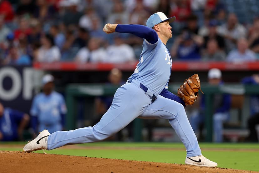 Kansas City Royals news: Stephen Kolek diagnosed with left oblique strain