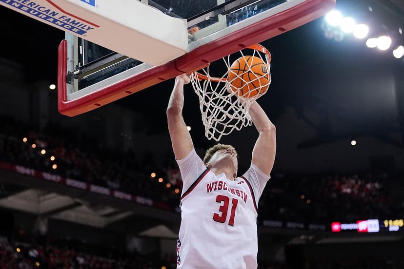 Wisconsin Badgers vs. Oregon Ducks Game Thread: Will the game end before midnight?