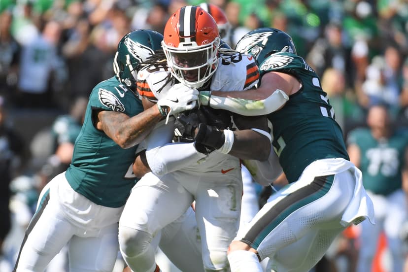 Eagles “have interest” in TE David Njoku, per report
