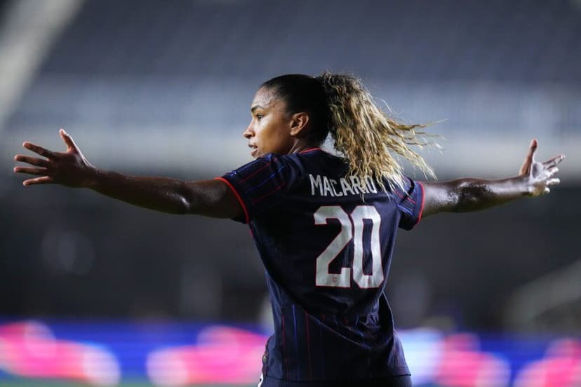 Catarina Macario's Future with USWNT Amid Contract Talks and Injury