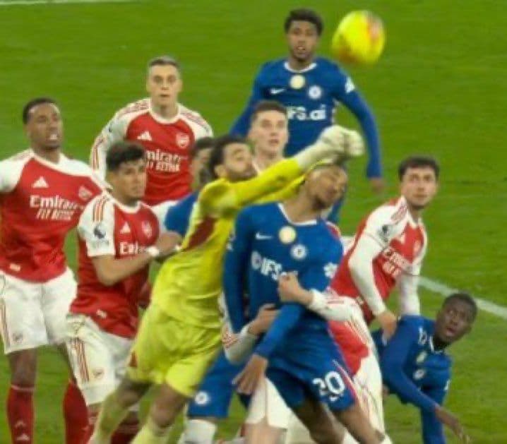 “We can deal better” – Rosenior refuses to use refereeing disasters as an excuse