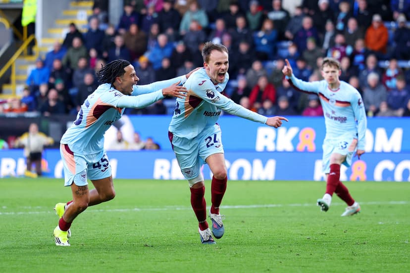 Premier League Team of the Week – Pickford, Damsgaard, Iwobi