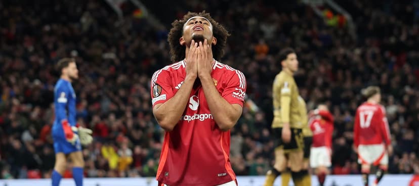 Joshua Zirkzee Transfer Race Heats Up for Manchester United